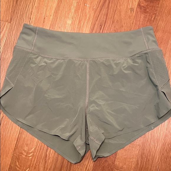 Athleta Pants - Athleta Sage Green Women's Athletic Shorts